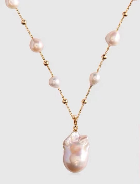 Natural pearl necklace